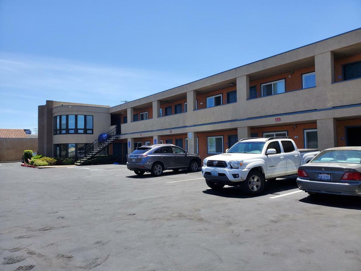 Good Living Inn San Carlos Buitenkant foto